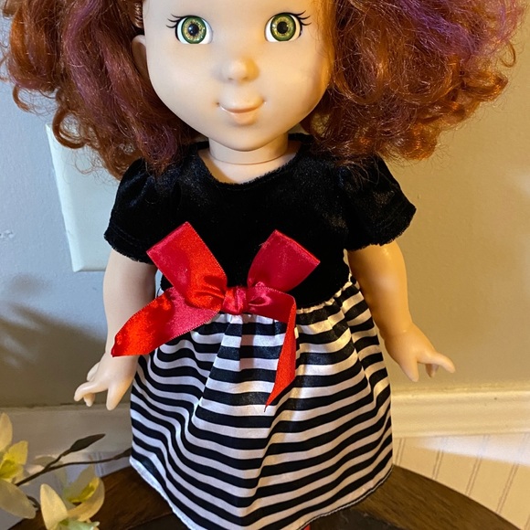 Fancy Nancy 18 inch doll - Picture 2 of 6